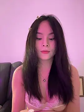 Snapshot of enen-123 chatting on 06-21-26, 01:35 enen-123 online show from 06-21-26, 01:35