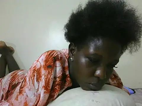 Snapshot of shugabaibe chatting on 06-01-26, 11:12 shugabaibe online show from 06-01-26, 11:12