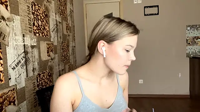 HellyRay online show from 05-28-26, 01:08