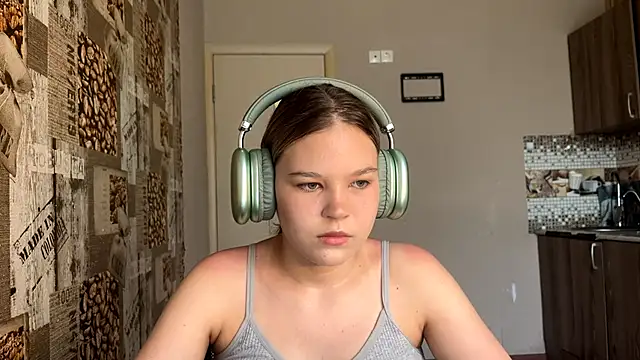 HellyRay online show from 06-18-26, 02:54