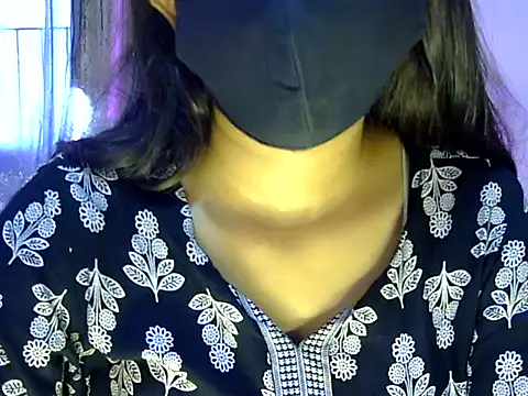 Snapshot of HEYY_SEXY_ chatting on 05-23-26, 10:19 HEYY SEXY online show from 05-23-26, 10:19