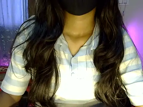 Snapshot of HEYY_SEXY_ chatting on 05-25-26, 05:46 HEYY SEXY online show from 05-25-26, 05:46