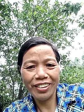 Snapshot of Elfledaa chatting on 06-11-26, 06:22 Elfledaa online show from 06-11-26, 06:22