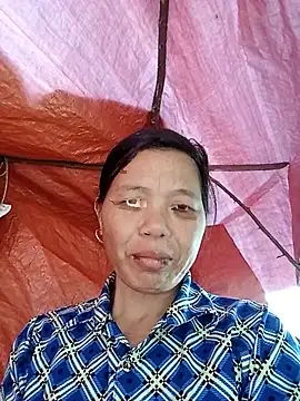 Snapshot of Elfledaa chatting on 06-12-26, 01:48 Elfledaa online show from 06-12-26, 01:48