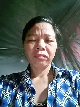 Snapshot of Elfledaa chatting on 06-20-26, 10:01 Elfledaa online show from 06-20-26, 10:01