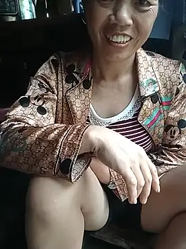 Snapshot of Elfledaa chatting on 07-19-26, 02:48 Elfledaa online show from 07-19-26, 02:48