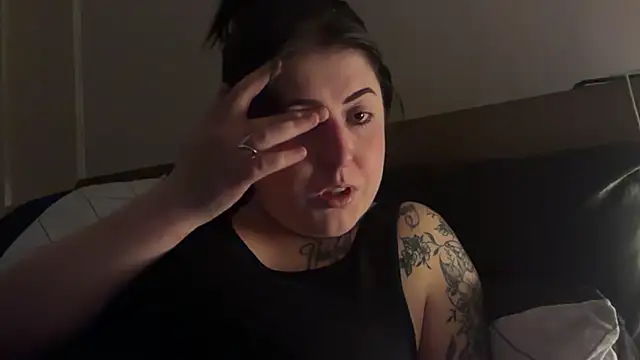 Snapshot of LucyLou31 chatting on 06-18-26, 12:55 LucyLou31 online show from 06-18-26, 12:55