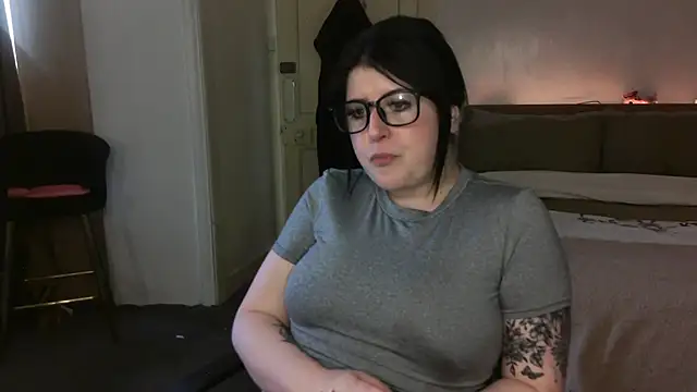 Snapshot of LucyLou31 chatting on 07-04-26, 02:56 LucyLou31 online show from 07-04-26, 02:56