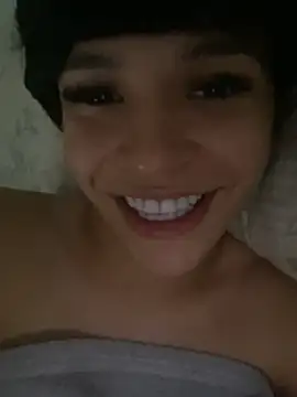 Snapshot of brankinhahott chatting on 06-08-26, 01:00 brankinhahott online show from 06-08-26, 01:00