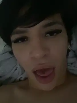 Snapshot of brankinhahott chatting on 06-11-26, 04:16 brankinhahott online show from 06-11-26, 04:16