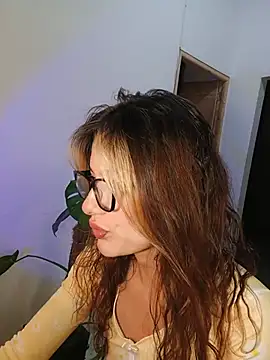 karenarango online show from 06-17-26, 08:28