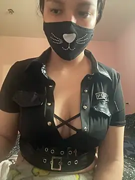 JulliaReiv online show from 05-24-26, 03:06