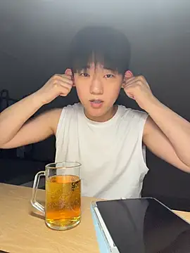 Snapshot of k-kinky chatting on 06-08-26, 05:35 k-kinky online show from 06-08-26, 05:35