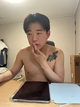 Snapshot of k-kinky chatting on 06-16-26, 05:59 k-kinky online show from 06-16-26, 05:59