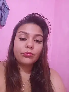 Snapshot of Rich_valentina chatting on 05-25-26, 01:00 Rich valentina online show from 05-25-26, 01:00
