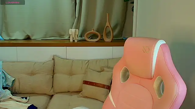 Snapshot of Rose_Desiree chatting on 07-06-26, 11:18 Rose Desiree online show from 07-06-26, 11:18