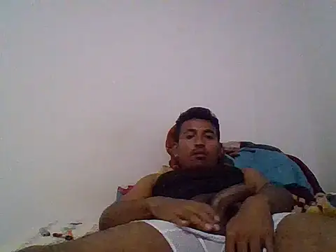 Snapshot of LeonMarcus chatting on 05-23-26, 01:22 LeonMarcus online show from 05-23-26, 01:22