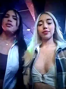 Red LipsDuo online show from 06-18-26, 02:34