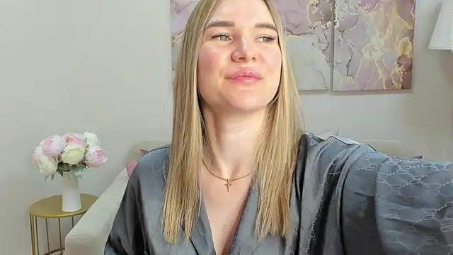 RoxyReignn online show from 06-11-26, 12:32
