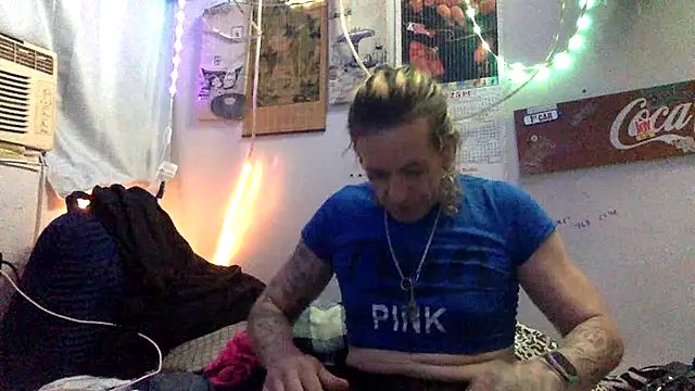 VanillaSnowcones online show from 06-05-26, 03:24