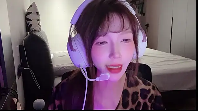 Nicole-TAT online show from 05-25-26, 02:12