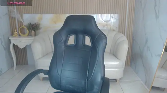 isabeau s online show from 07-30-26, 02:05