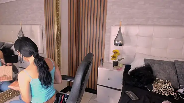 SofiaThoompson online show from 06-11-26, 08:29