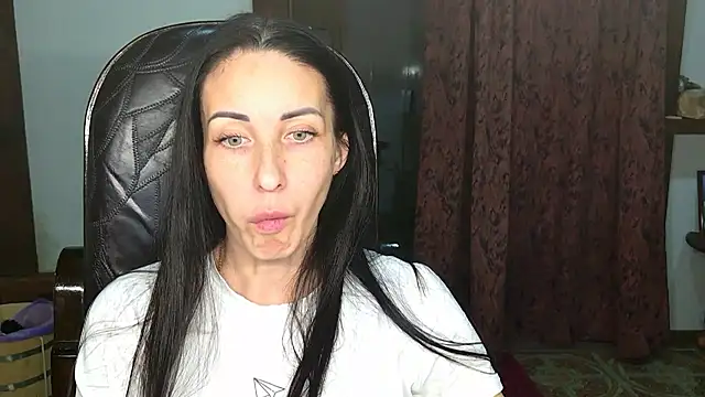 BouncySweety online show from 11-04-25, 04:39