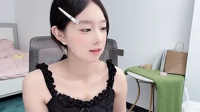 Yoyo33355 online show from 06-23-26, 03:37