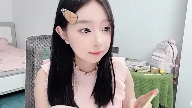 Yoyo33355 online show from 06-25-26, 03:39