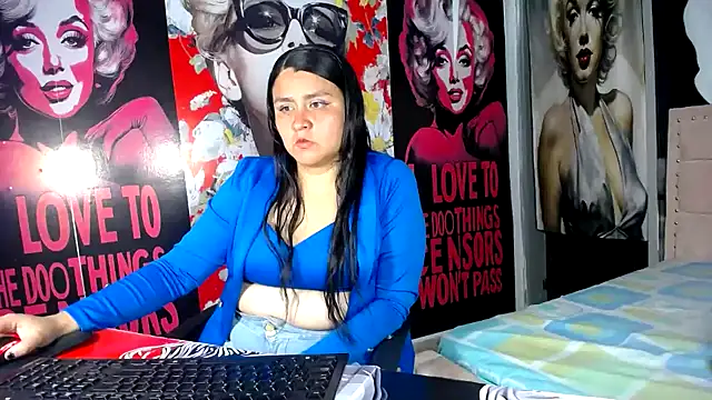 BaddieLuxe  online show from 05-24-26, 10:20