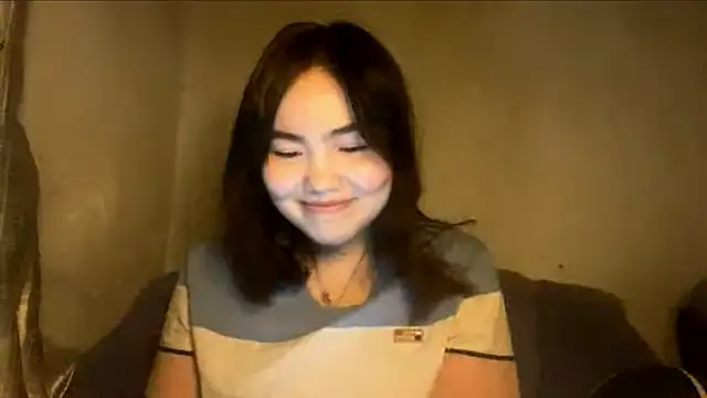 Snapshot of Molly_Teddy chatting on 05-31-26, 07:37 Molly Teddy online show from 05-31-26, 07:37