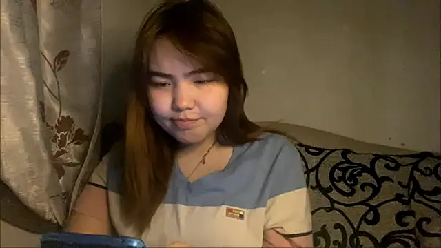 Snapshot of Molly_Teddy chatting on 06-04-26, 02:23 Molly Teddy online show from 06-04-26, 02:23