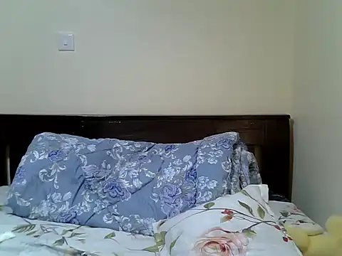 Flirrtballm online show from 06-05-26, 07:36