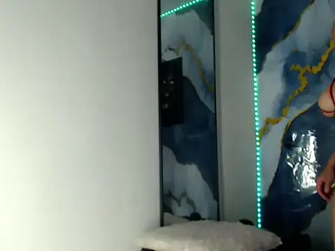 Yasmine Tapias online show from 06-20-26, 09:28