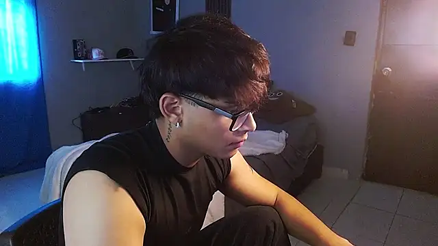 Snapshot of Mr_yisuzz chatting on 07-04-26, 12:22 Mr yisuzz online show from 07-04-26, 12:22