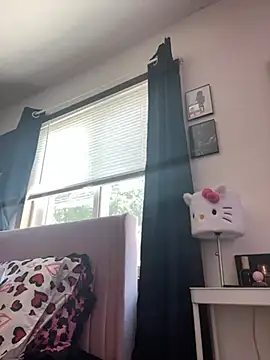LolaLooney online show from 06-26-26, 07:51