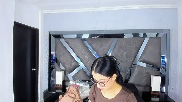 Snapshot of Milawink chatting on 06-15-26, 07:16 Milawink online show from 06-15-26, 07:16