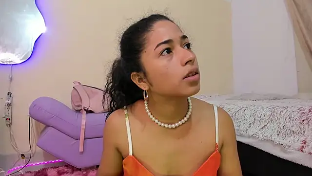 Snapshot of Nadia-Monroe chatting on 06-22-26, 12:35 Nadia-Monroe online show from 06-22-26, 12:35
