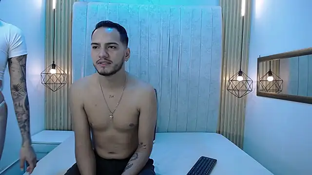 CarolinaySebas online show from 07-08-26, 02:32