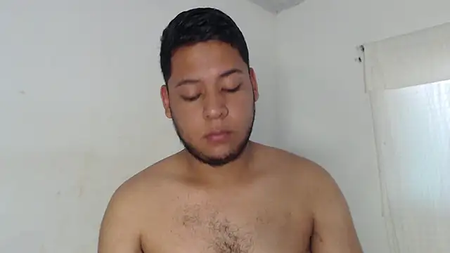 Snapshot of nicolas_cr1 chatting on 05-27-26, 07:44 nicolas cr1 online show from 05-27-26, 07:44