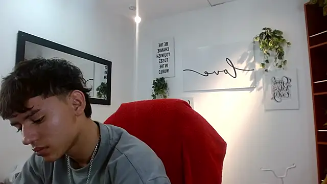 Snapshot of Ryan_grayx chatting on 06-16-26, 03:03 Ryan grayx online show from 06-16-26, 03:03