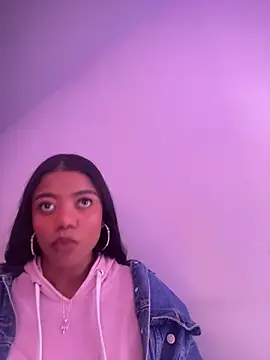 Ariana roxe  online show from 07-24-26, 04:21