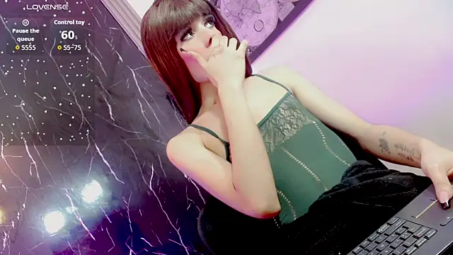 Snapshot of mirandad_ponce_ chatting on 05-27-26, 12:02 mirandad ponce online show from 05-27-26, 12:02