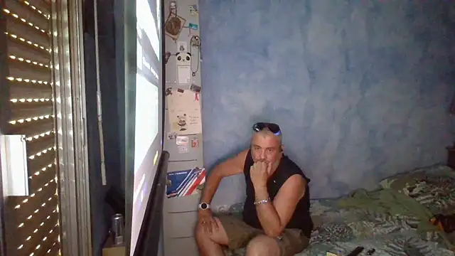 Snapshot of panda_06200 chatting on 06-14-26, 05:59 panda 06200 online show from 06-14-26, 05:59