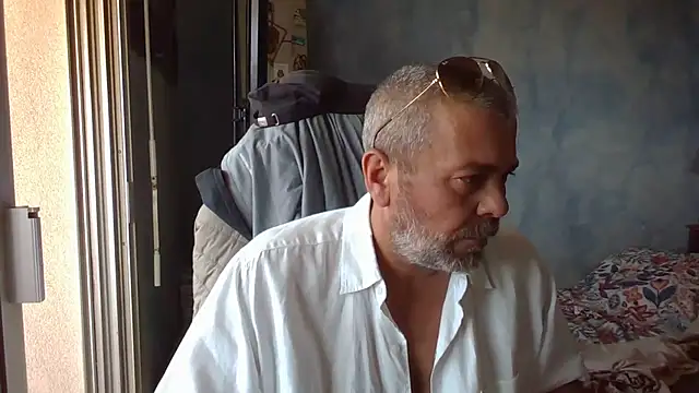 Snapshot of panda_06200 chatting on 06-25-26, 10:53 panda 06200 online show from 06-25-26, 10:53