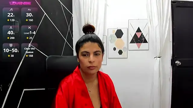Liz Levo online show from 09-26-25, 01:04