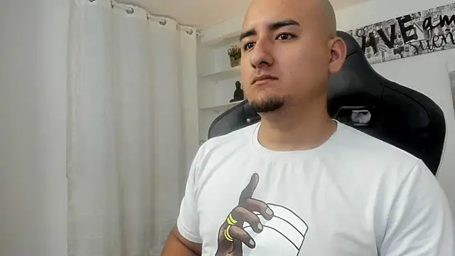 Snapshot of Elgranfranco24s chatting on 05-27-26, 12:24 Elgranfranco24s online show from 05-27-26, 12:24