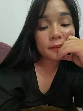 Snapshot of Luna-mi chatting on 05-27-26, 02:25 Luna-mi online show from 05-27-26, 02:25