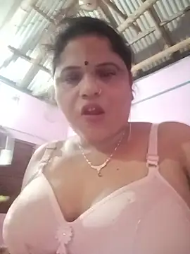Snapshot of Maya_Vabi chatting on 06-29-26, 02:28 Maya Vabi online show from 06-29-26, 02:28
